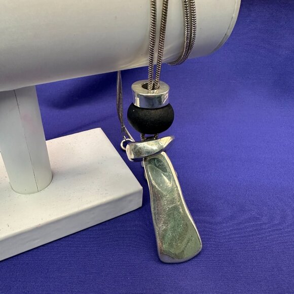 Chico’s Long Modernist Silver-Tone Pendant Necklace - Picture 8 of 11